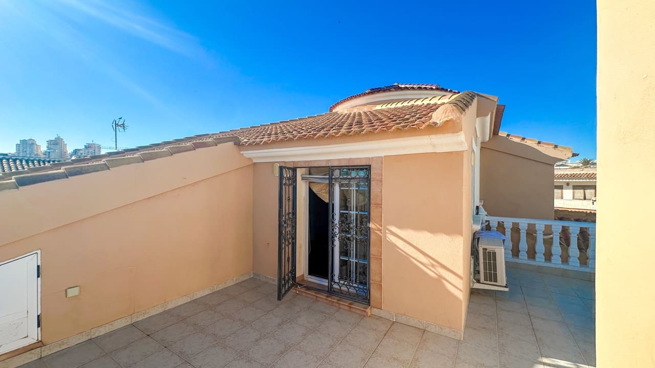6 soverom Villa til salgs i La Mata - € 950 000 (Ref: 9738298)