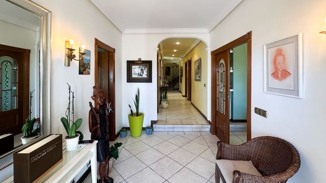 6 slaapkamer Villa te koop in La Mata, Torrevieja met zwembad garage - € 950.000 (Ref: 9738298)