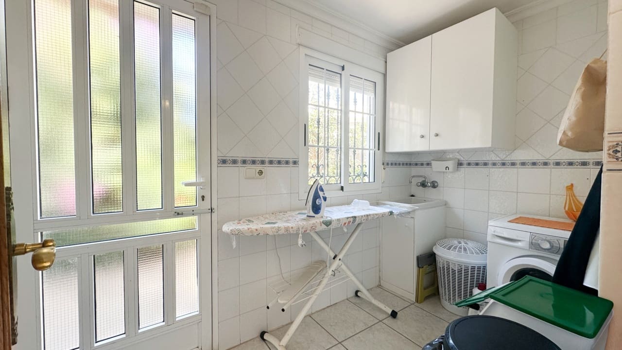6 soverom Villa til salgs i La Mata med svømmebasseng garasje - € 950 000 (Ref: 9738298)