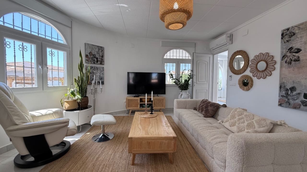 3 sypialnia Willa na sprzedaż w Torrevieja - 645 000 € (Ref: 9738301)