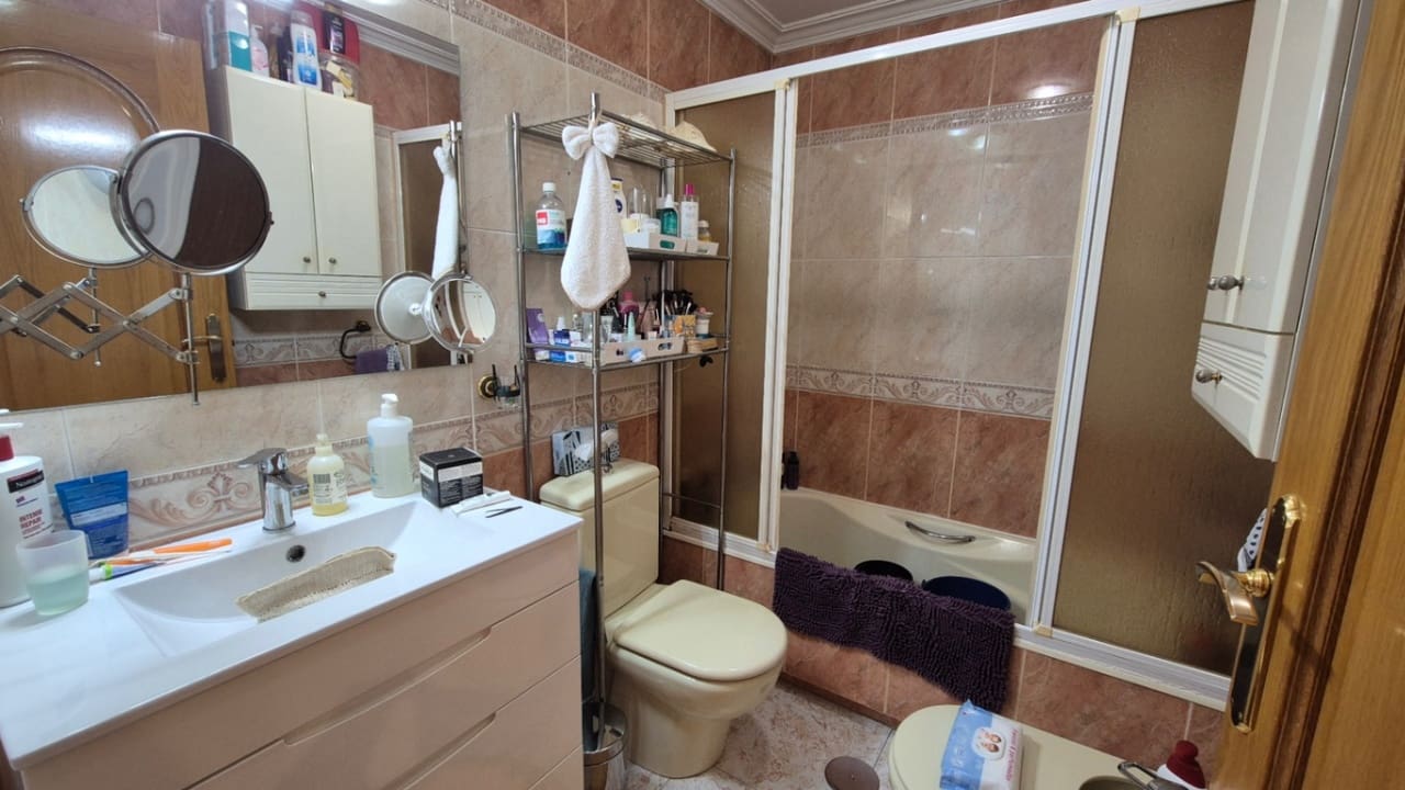 Apartamento de 3 habitaciones en Torrevieja en venta - 250.000 € (Ref: 9738304)