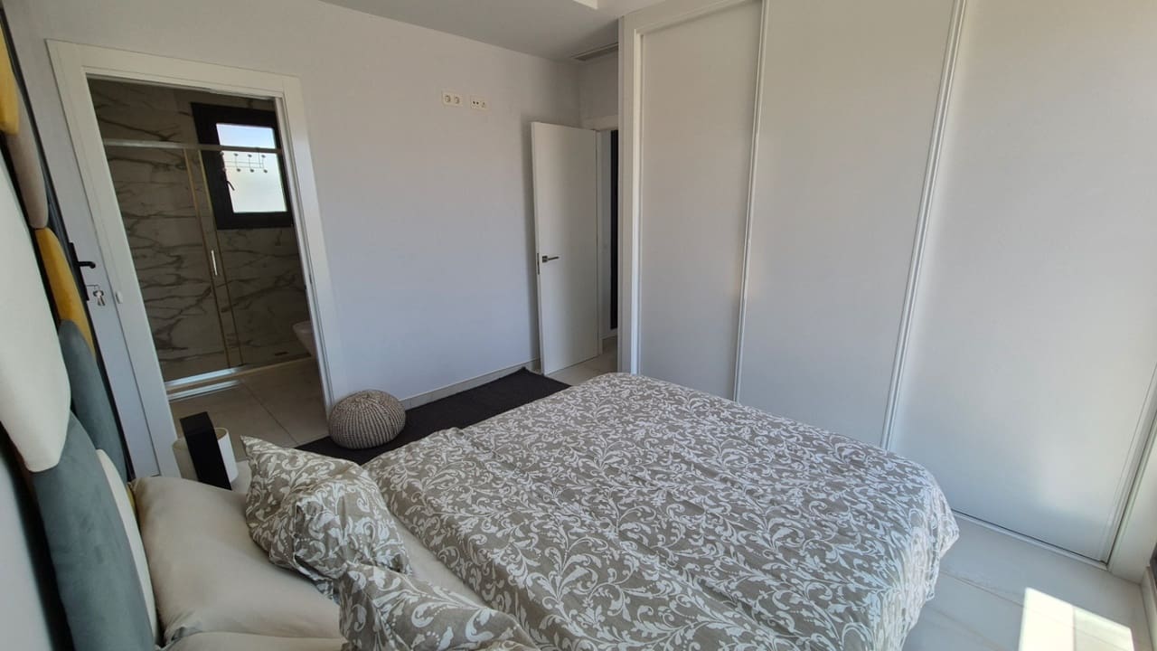 4 sypialnia Willa na sprzedaż w Torrevieja - 785 000 € (Ref: 9738307)