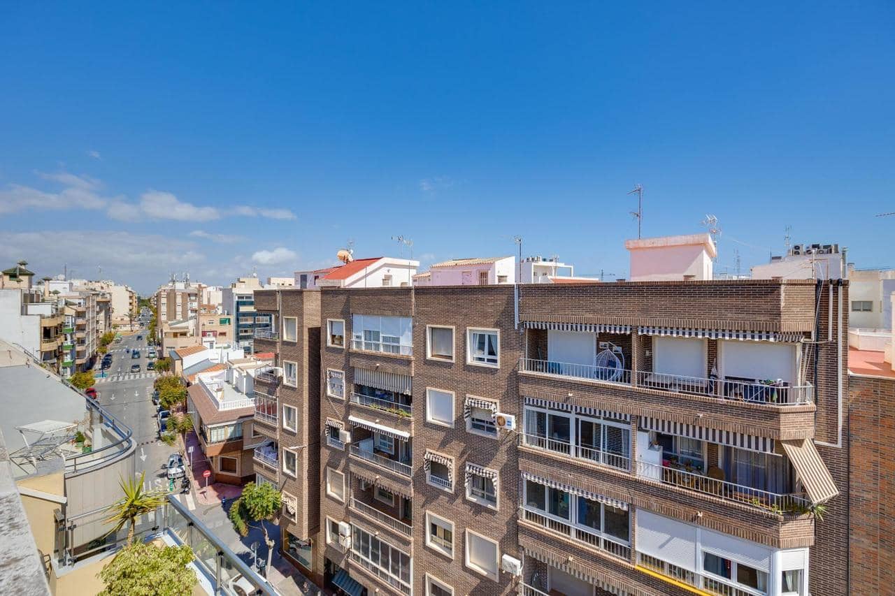 2 Zimmer Penthouse zu verkaufen in Torrevieja - 175.000 € (Ref: 9738316)