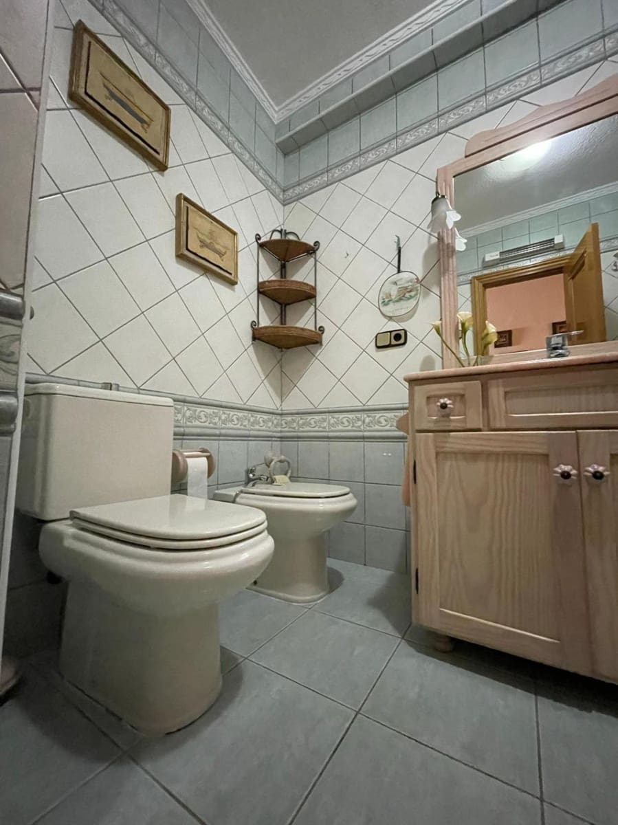 Apartamento de 4 habitaciones en Torrevieja en venta - 474.900 € (Ref: 9741556)