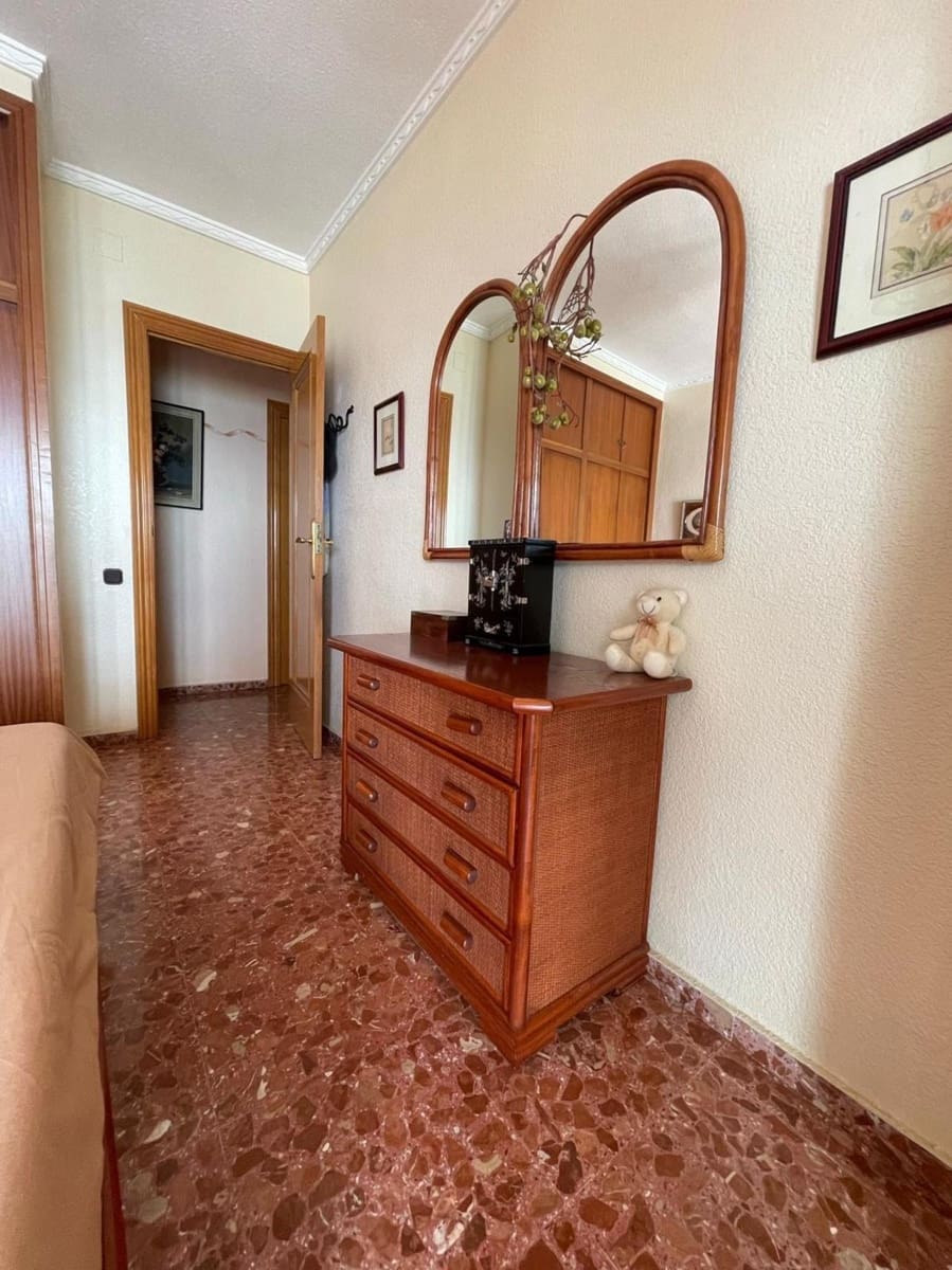 Apartamento de 4 habitaciones en Torrevieja en venta - 474.900 € (Ref: 9741556)