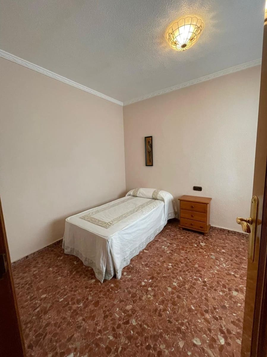 Apartamento de 4 habitaciones en Torrevieja en venta - 474.900 € (Ref: 9741556)