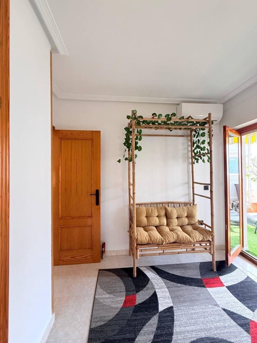 2 bedroom Penthouse for sale in Torrevieja - € 265,000 (Ref: 9741557)