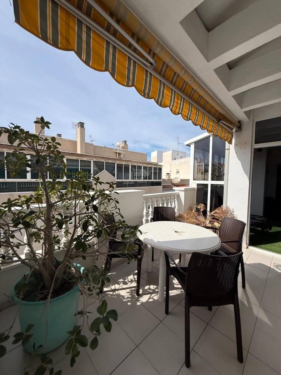 2 bedroom Penthouse for sale in Torrevieja - € 265,000 (Ref: 9741557)