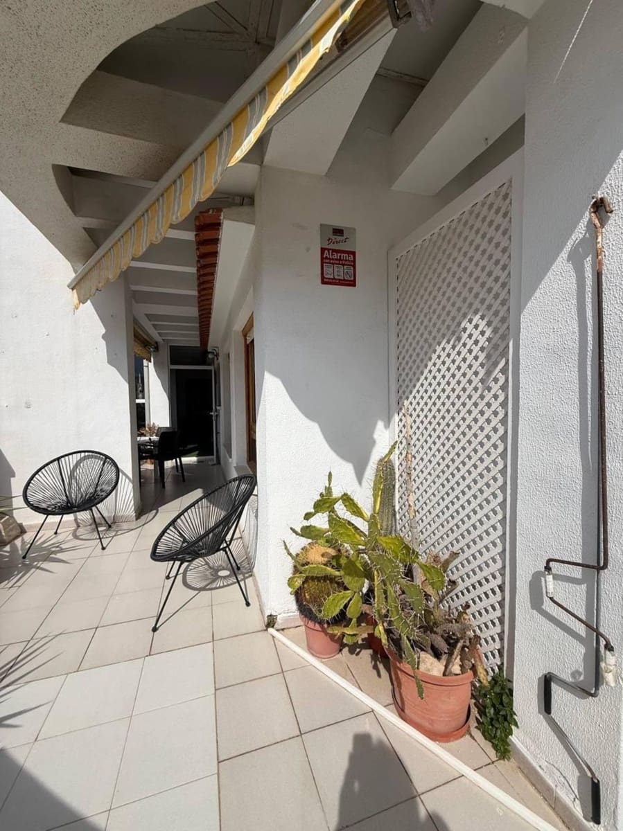 2 bedroom Penthouse for sale in Torrevieja - € 265,000 (Ref: 9741557)