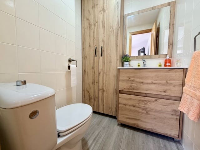 3 chambre Appartement à vendre à Zona Pueblo, Guardamar del Segura avec garage - 224 000 € (Ref: 9741560)