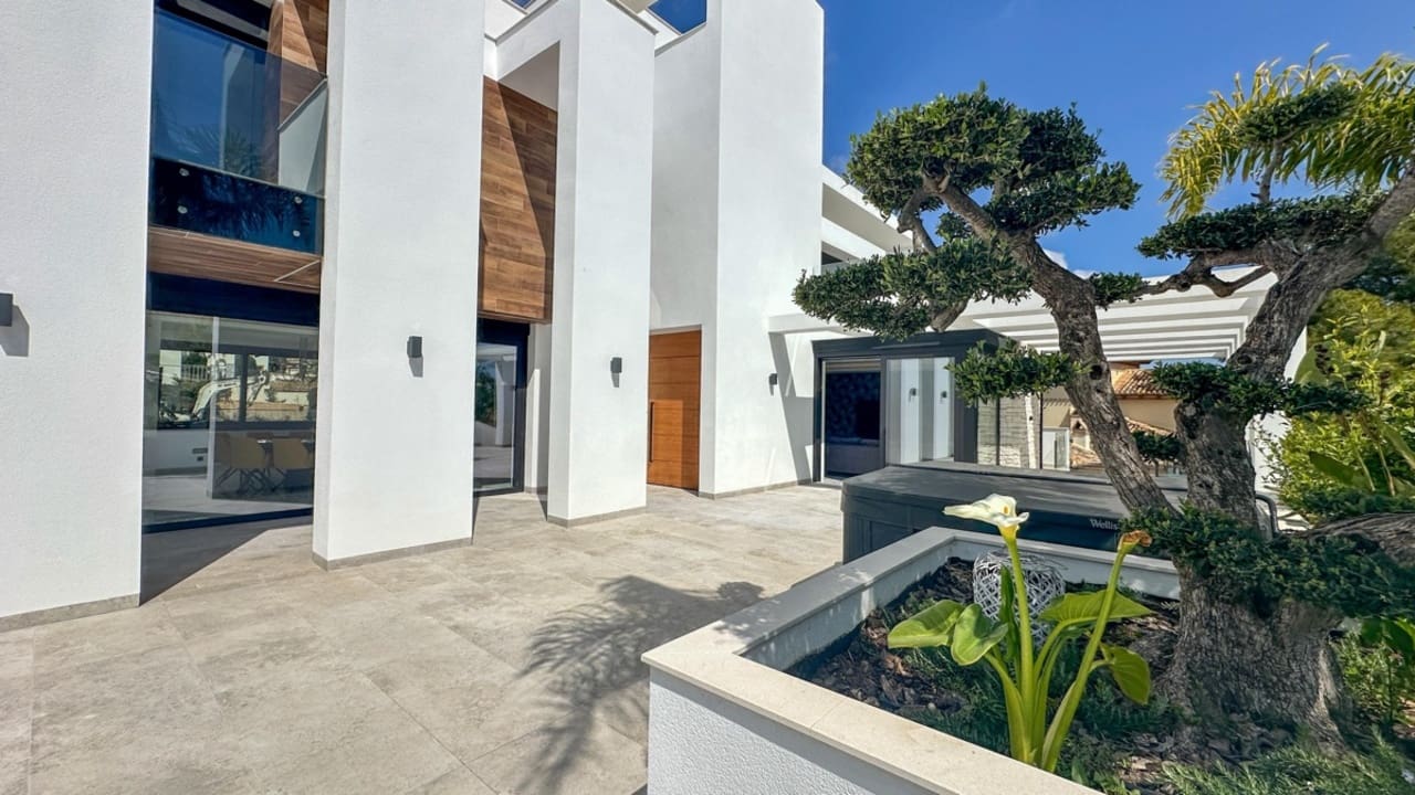 4 soverom Villa til salgs i Villamartin med svømmebasseng - € 2 950 000 (Ref: 9741565)