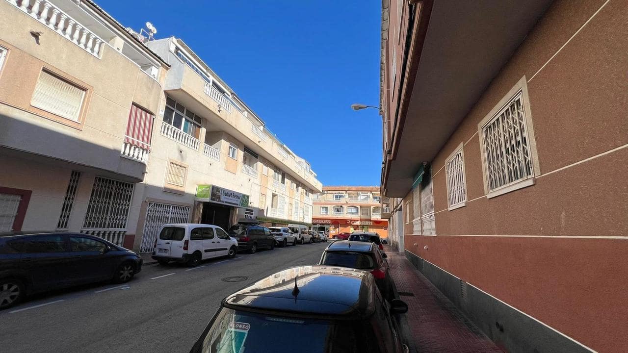 1 chambre Appartement à vendre à Torrevieja avec piscine - 134 900 € (Ref: 9744065)