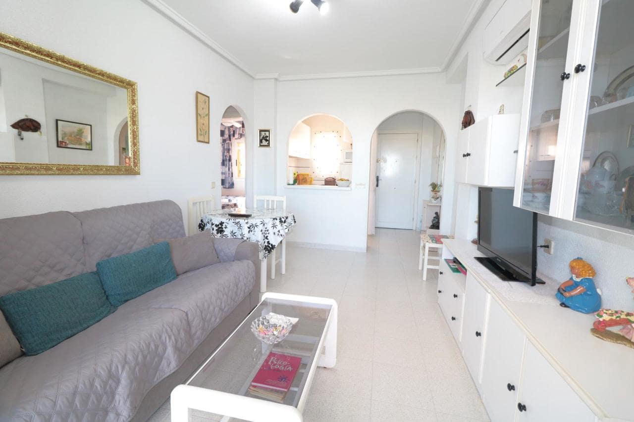 Ático de 2 habitaciones en Torrevieja en venta con piscina - 130.000 € (Ref: 9744074)