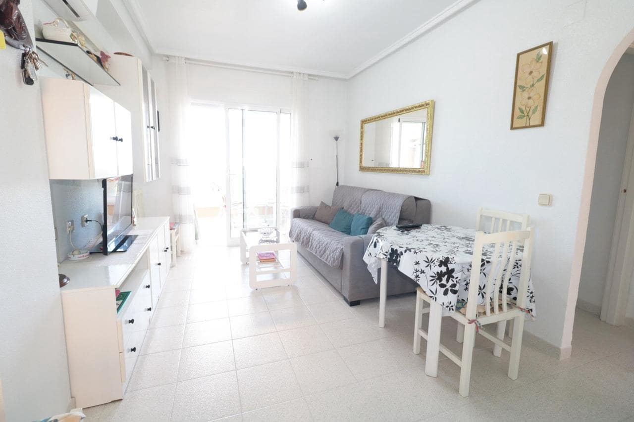 Ático de 2 habitaciones en Torrevieja en venta con piscina - 130.000 € (Ref: 9744074)
