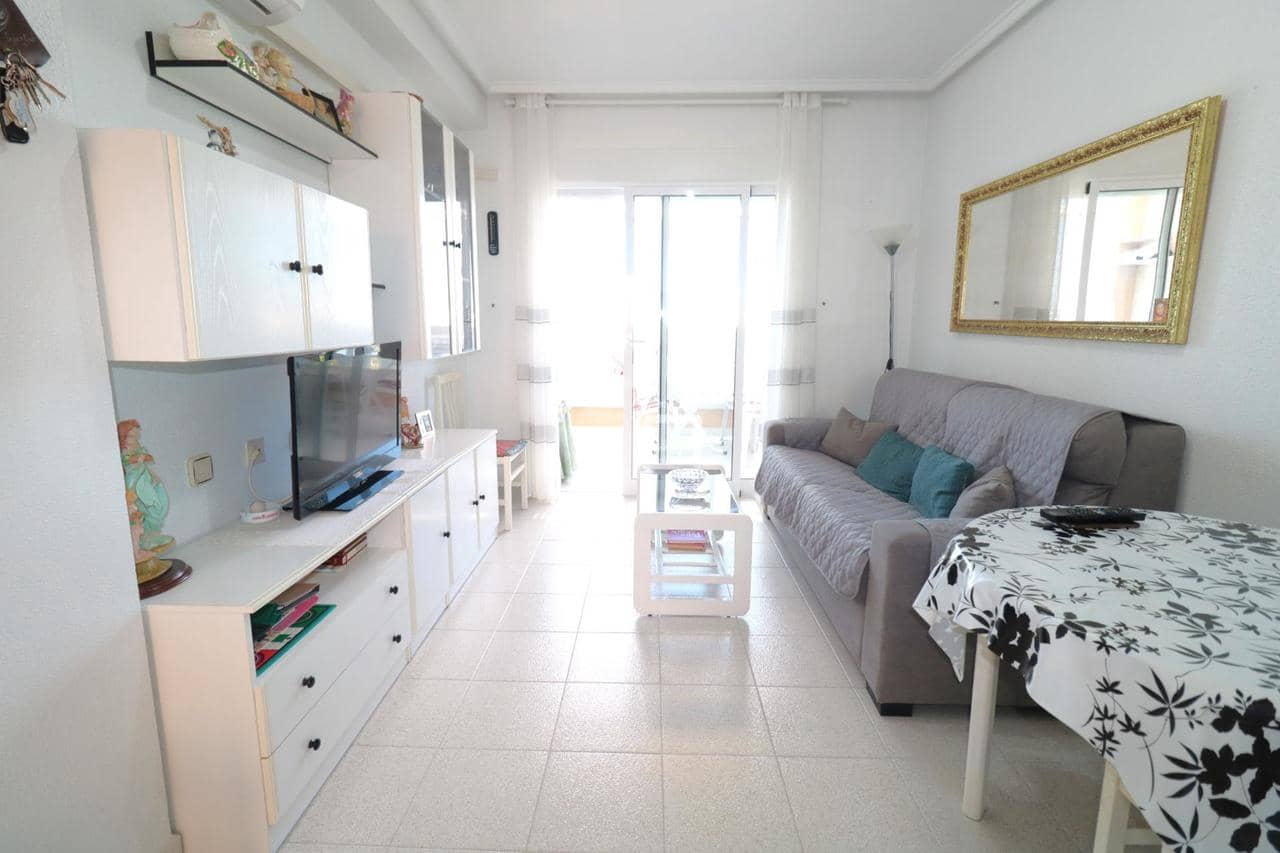 Ático de 2 habitaciones en Torrevieja en venta con piscina - 130.000 € (Ref: 9744074)