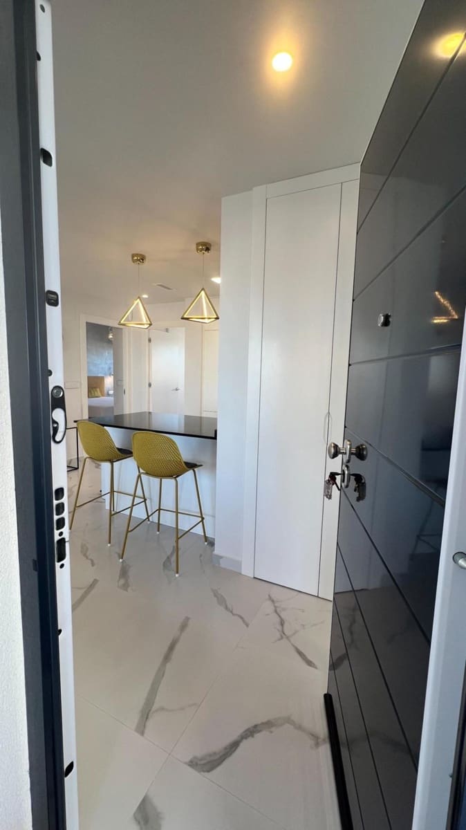 Apartamento de 2 habitaciones en San Miguel de Salinas en venta con piscina - 329.900 € (Ref: 9746992)