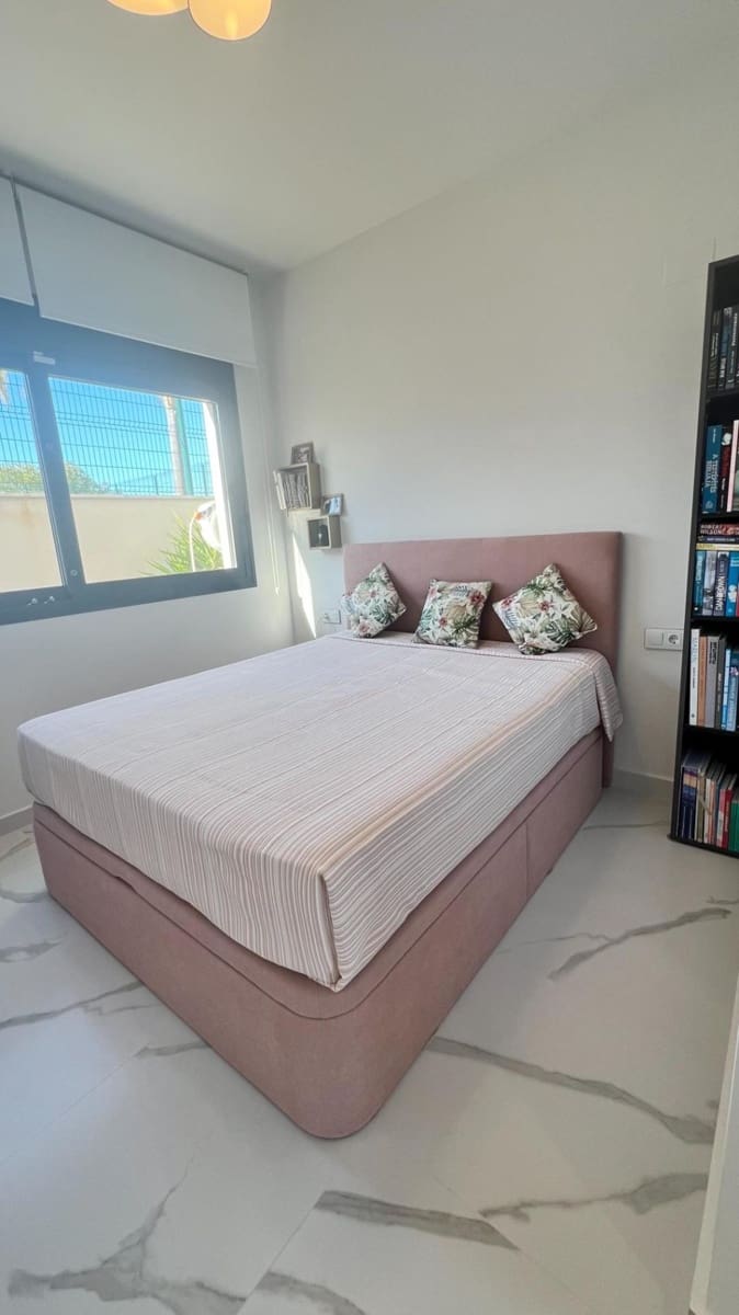 Apartamento de 2 habitaciones en San Miguel de Salinas en venta con piscina - 329.900 € (Ref: 9746992)