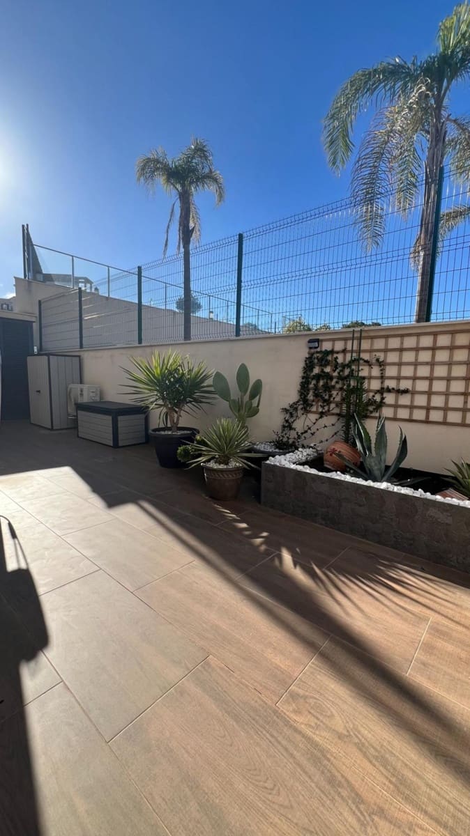 Apartamento de 2 habitaciones en San Miguel de Salinas en venta con piscina - 329.900 € (Ref: 9746992)