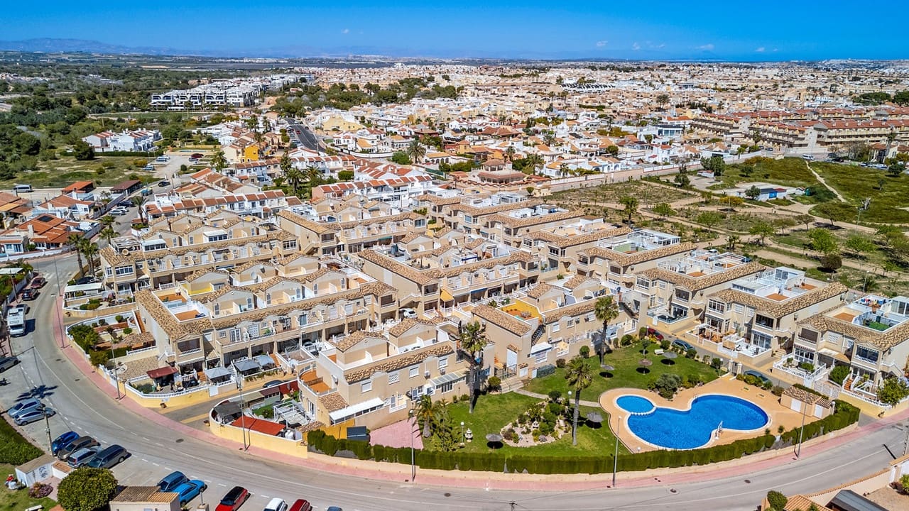 2 soveværelse Bungalow til salg i Orihuela Costa - € 169.000 (Ref: 9746993)