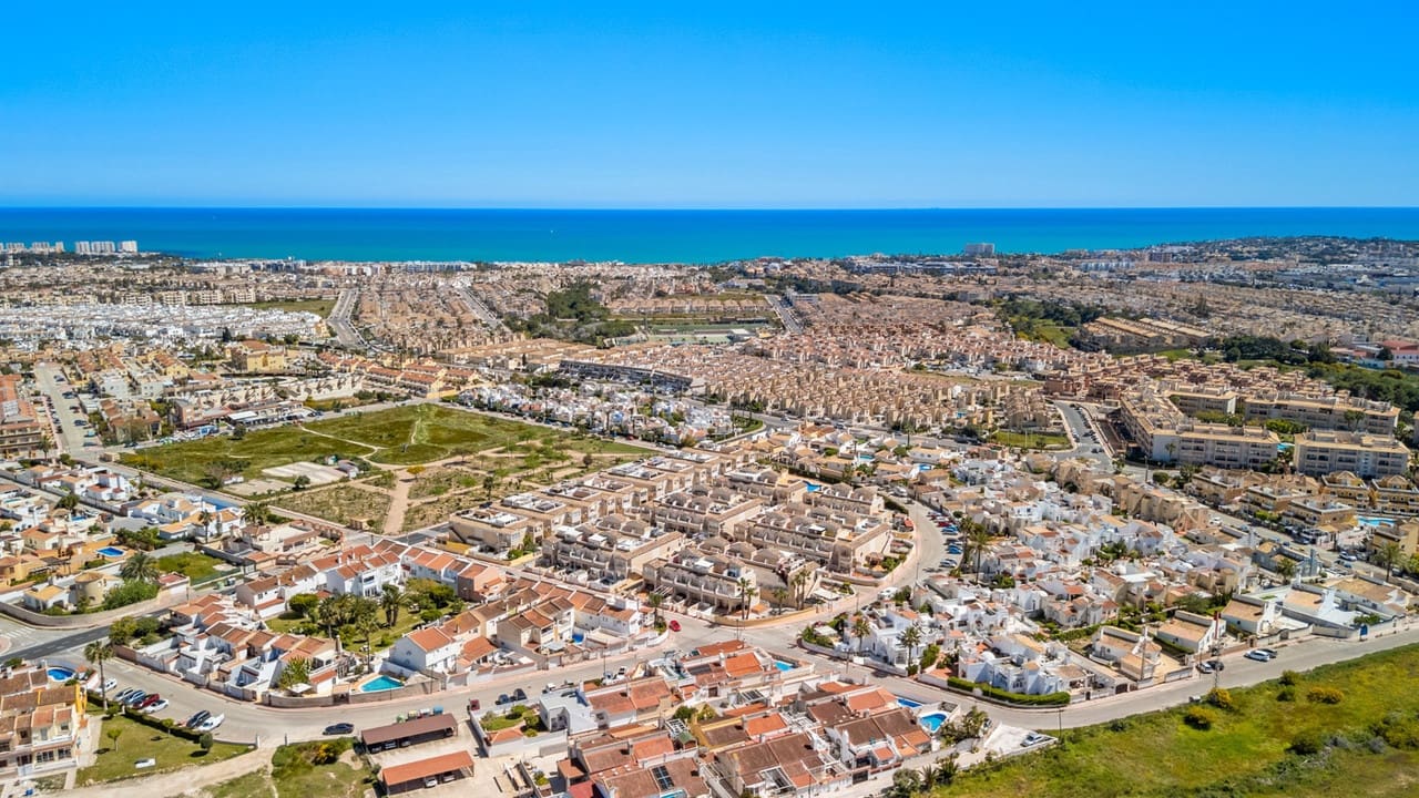 2 soveværelse Bungalow til salg i Orihuela Costa - € 169.000 (Ref: 9746993)