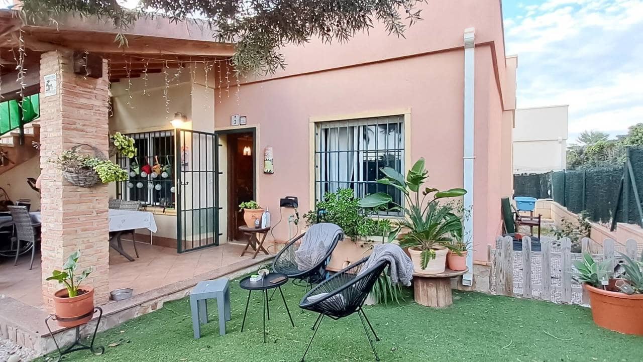 2 quarto Moradia para venda em Torrevieja com piscina - 180 000 € (Ref: 9747714)