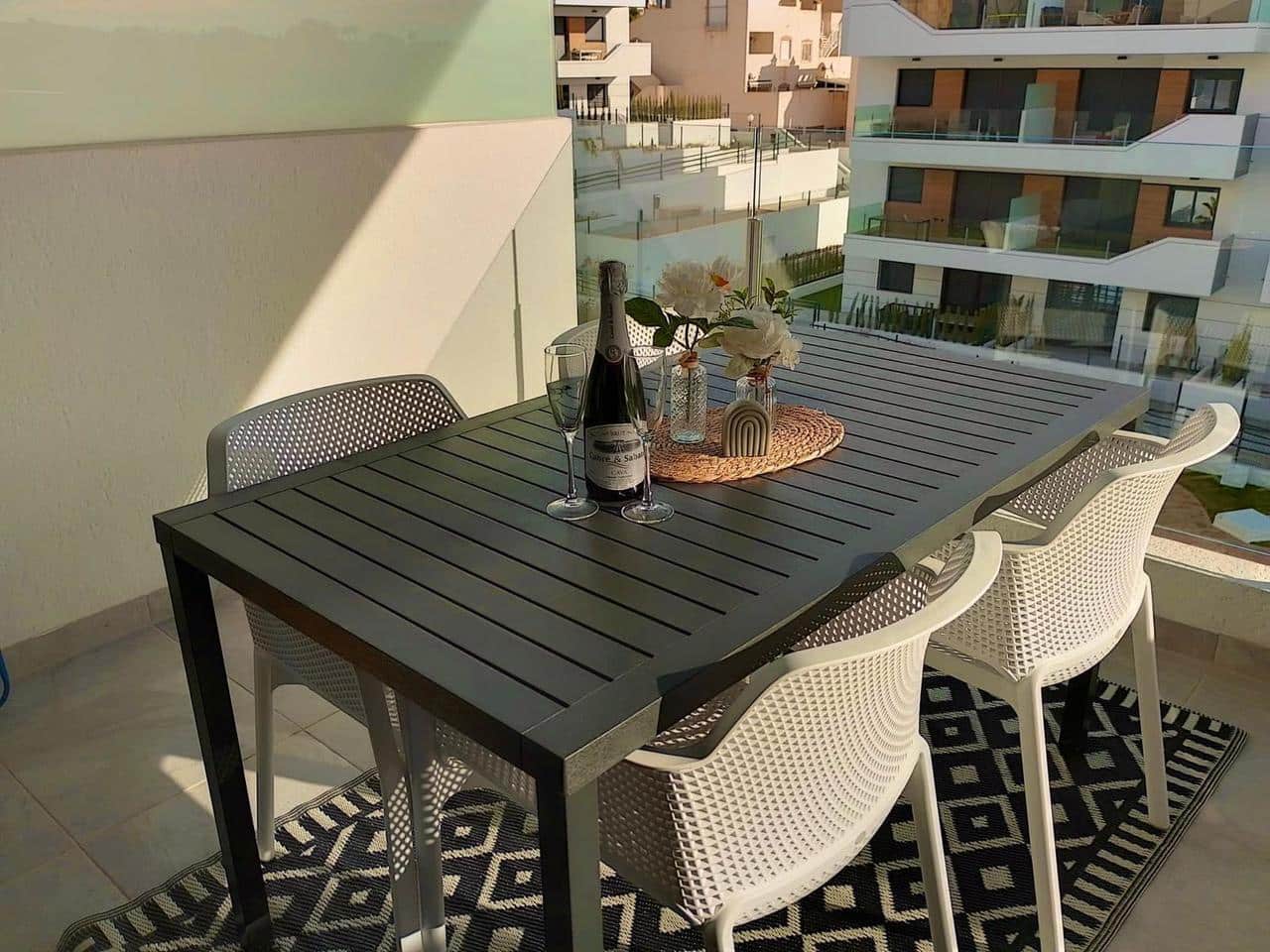 2 makuuhuone Huoneisto myytävänä paikassa Villamartin mukana uima-altaan 
autotalli - 264 900 € (Ref: 9758634)