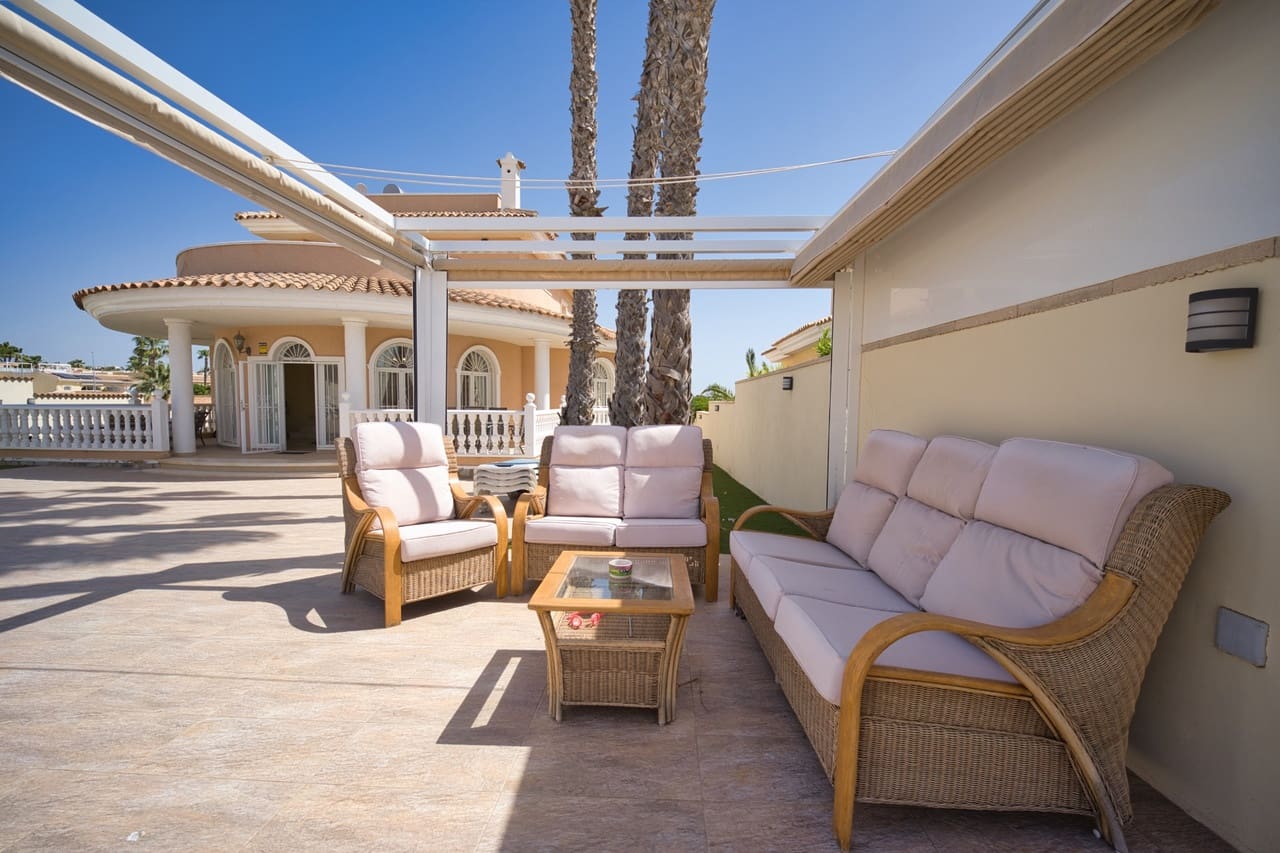 4 chambre Villa/Maison à vendre à Ciudad Quesada avec piscine - 674 950 € (Ref: 9758635)