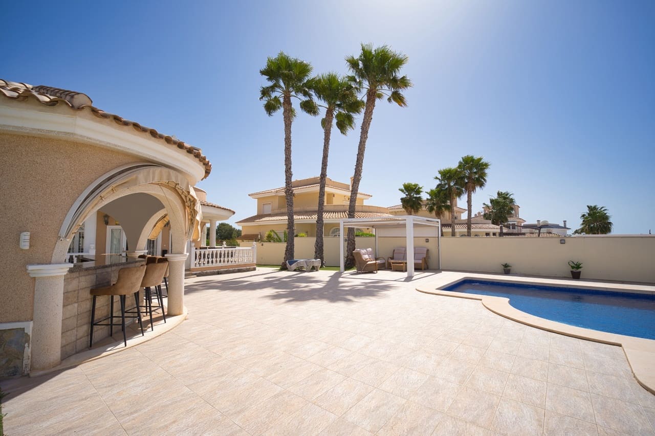 4 chambre Villa/Maison à vendre à Ciudad Quesada avec piscine - 674 950 € (Ref: 9758635)