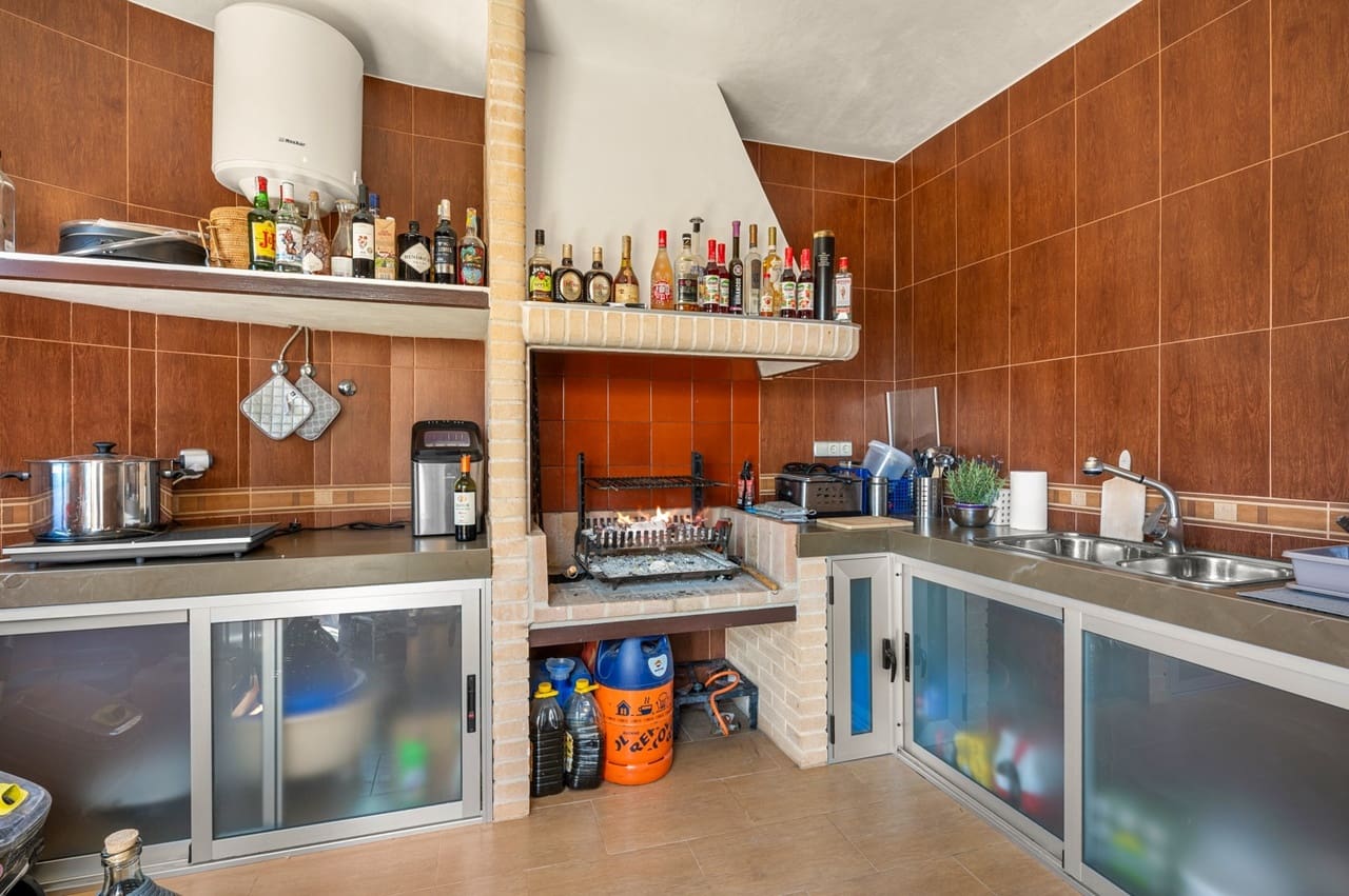 5 bedroom Finca/Country House for sale in Elche / Elx with pool garage - € 599,000 (Ref: 9758636)