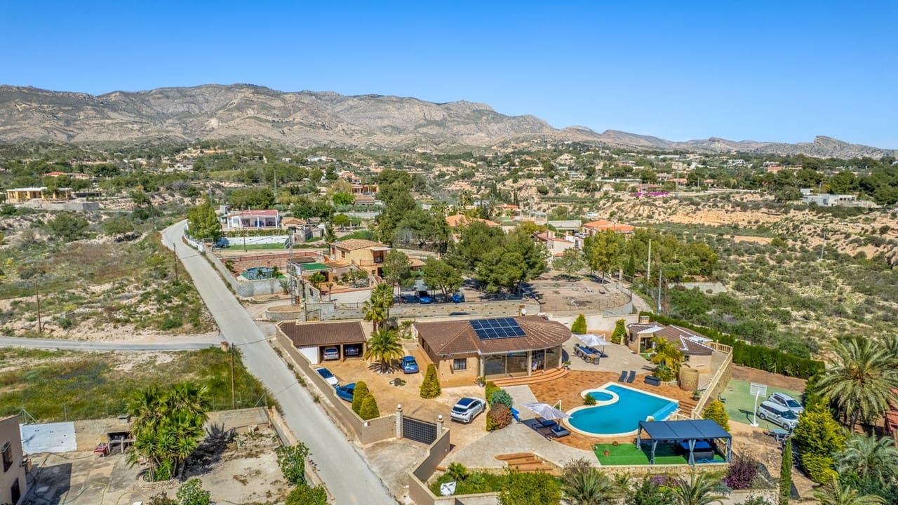5 bedroom Finca/Country House for sale in Elche / Elx with pool garage - € 599,000 (Ref: 9758636)