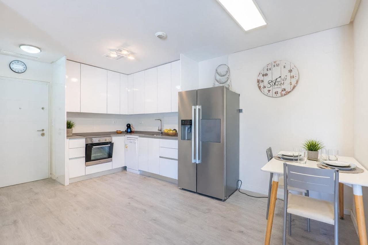 3 makuuhuone Huoneisto myytävänä paikassa Orihuela Costa mukana uima-altaan - 378 000 € (Ref: 9758655)