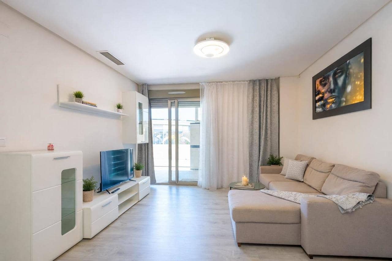 3 makuuhuone Huoneisto myytävänä paikassa Orihuela Costa mukana uima-altaan - 378 000 € (Ref: 9758655)