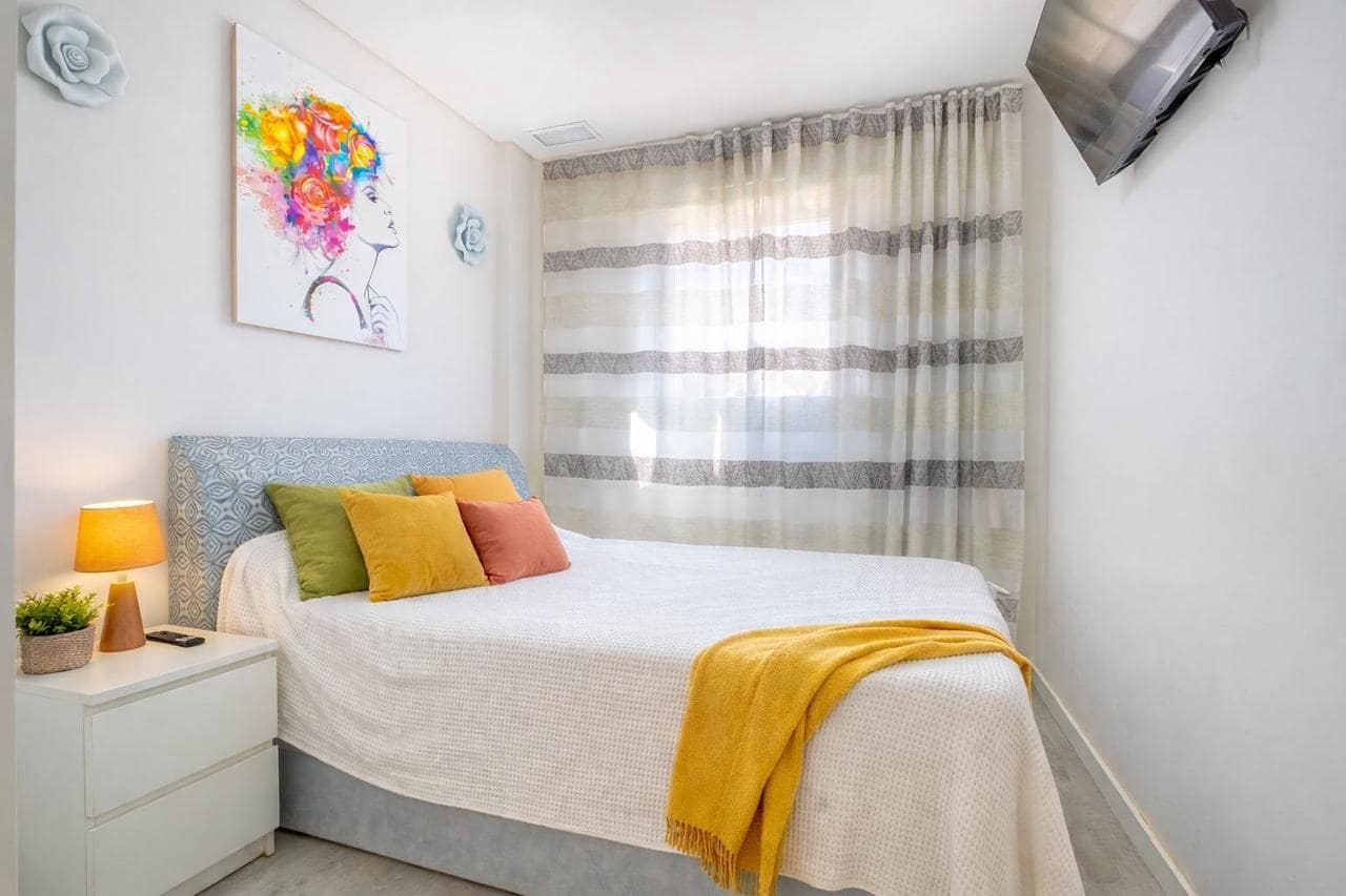 3 makuuhuone Huoneisto myytävänä paikassa Orihuela Costa mukana uima-altaan - 378 000 € (Ref: 9758655)