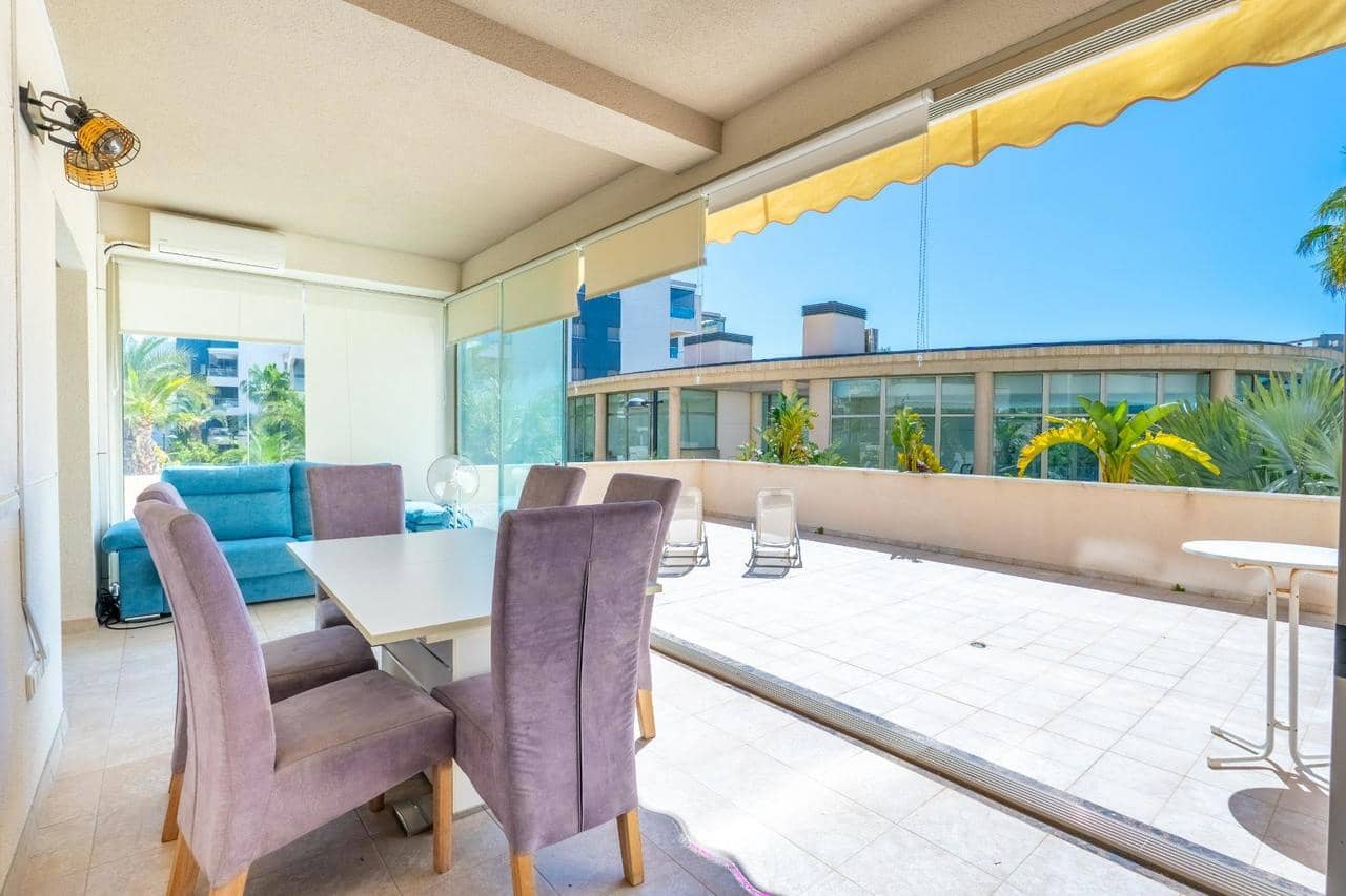 3 makuuhuone Huoneisto myytävänä paikassa Orihuela Costa mukana uima-altaan - 378 000 € (Ref: 9758655)