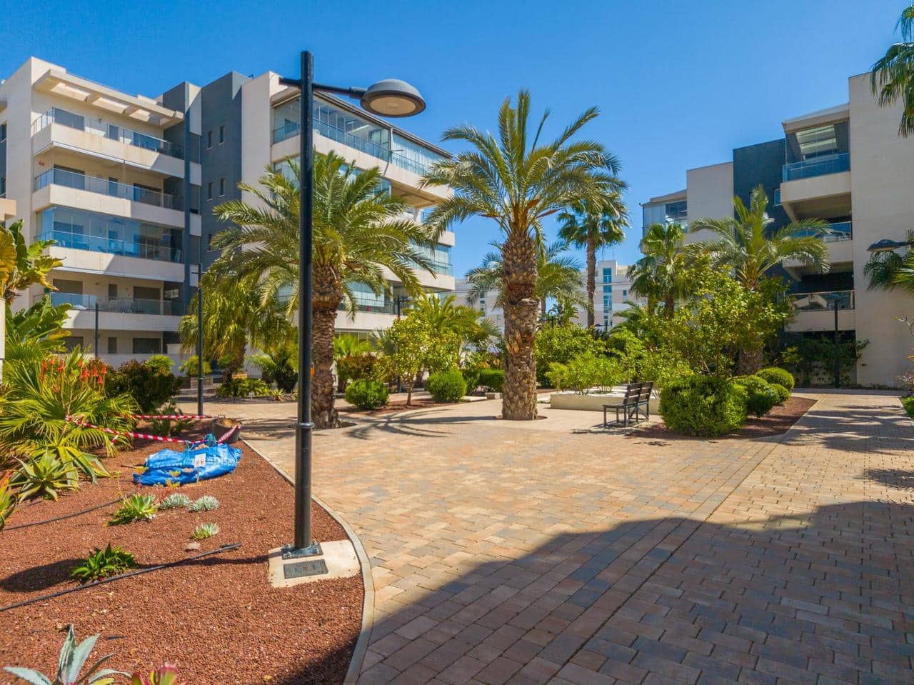 3 makuuhuone Huoneisto myytävänä paikassa Orihuela Costa mukana uima-altaan - 378 000 € (Ref: 9758655)