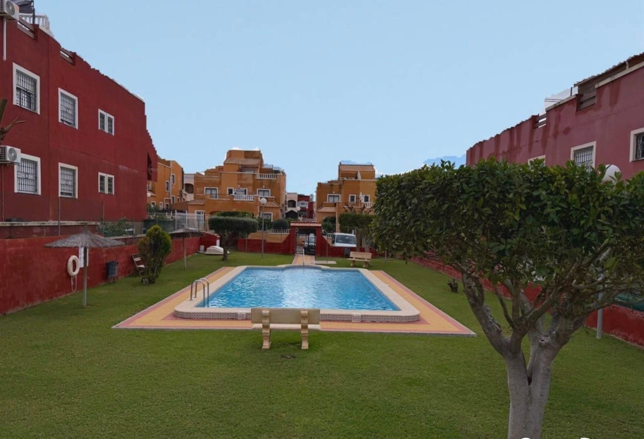 Apartamento de 2 habitaciones en Orihuela Costa en venta - 162.000 € (Ref: 9758658)