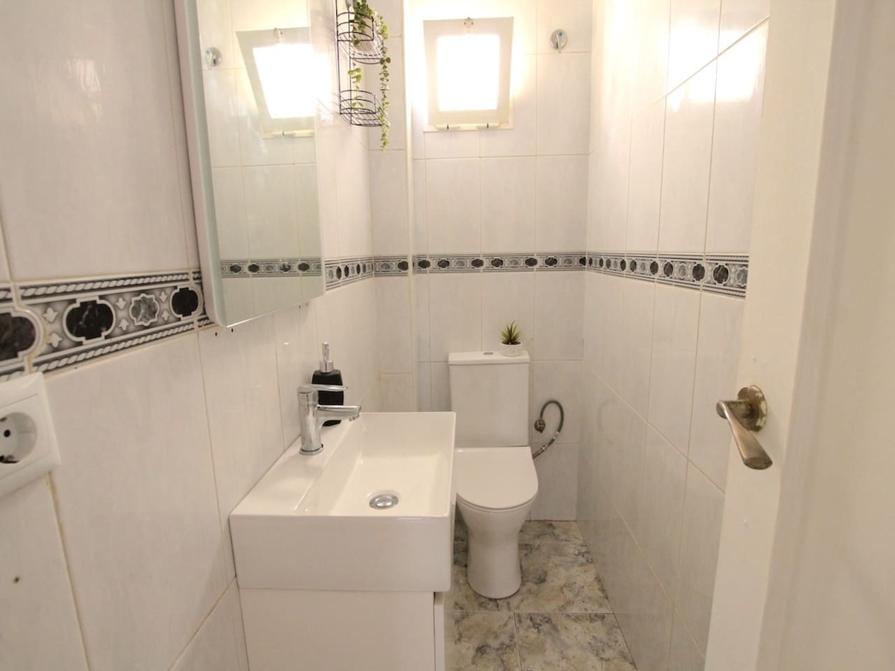 3 soveværelse Lejlighed til salg i La Zenia - € 185.000 (Ref: 9758659)