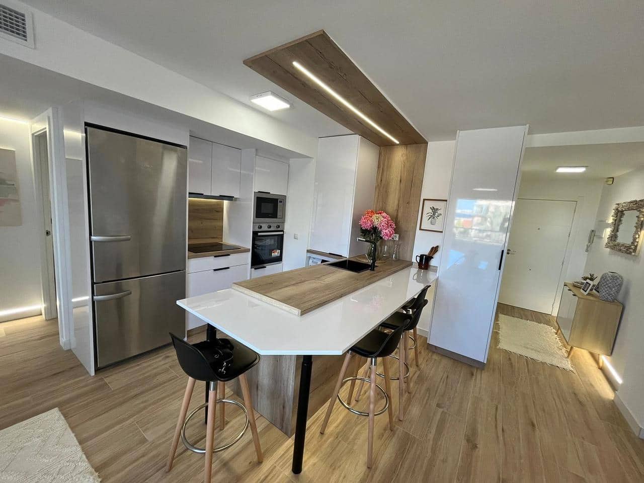 Apartamento de 3 habitaciones en Torrevieja en venta con piscina - 339.700 € (Ref: 9761759)