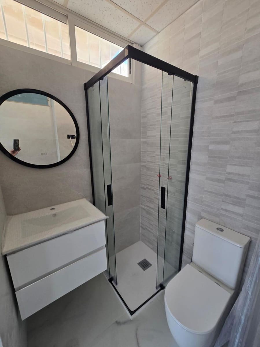 Apartamento de 3 habitaciones en Torrevieja en venta con piscina - 194.900 € (Ref: 9761761)