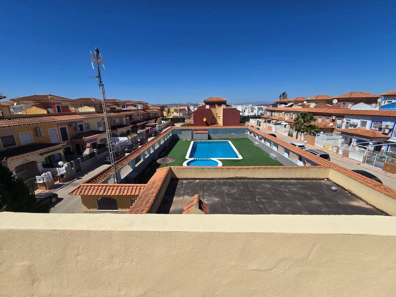 Apartamento de 3 habitaciones en Torrevieja en venta con piscina - 194.900 € (Ref: 9761761)