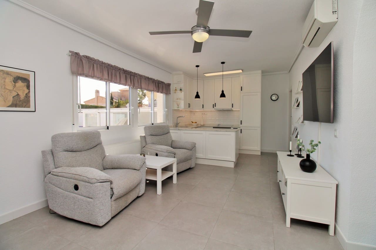 3 sypialnia Willa na sprzedaż w Villamartin z basenem - 499 000 € (Ref: 9763536)