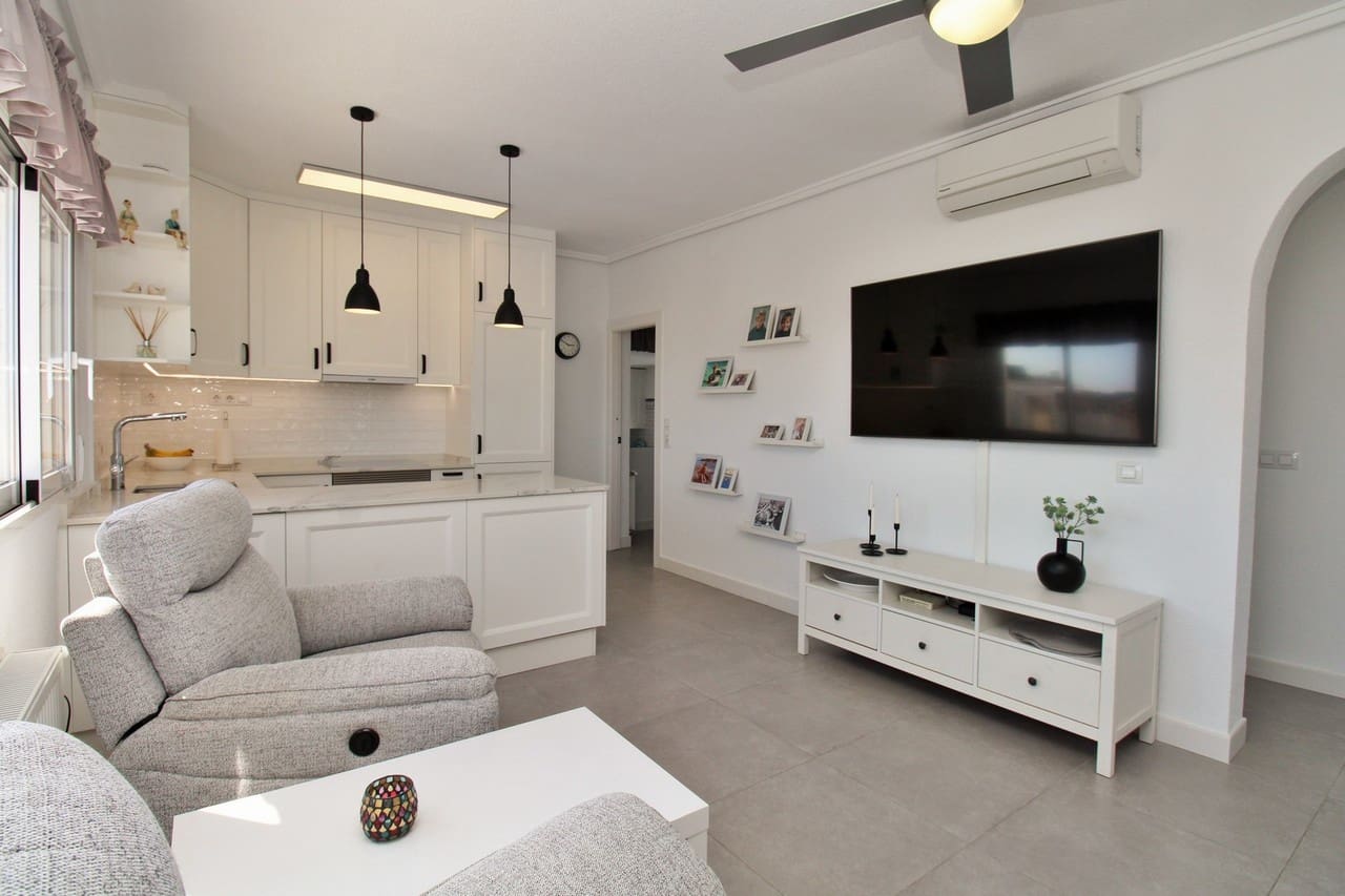 3 sypialnia Willa na sprzedaż w Villamartin z basenem - 499 000 € (Ref: 9763536)