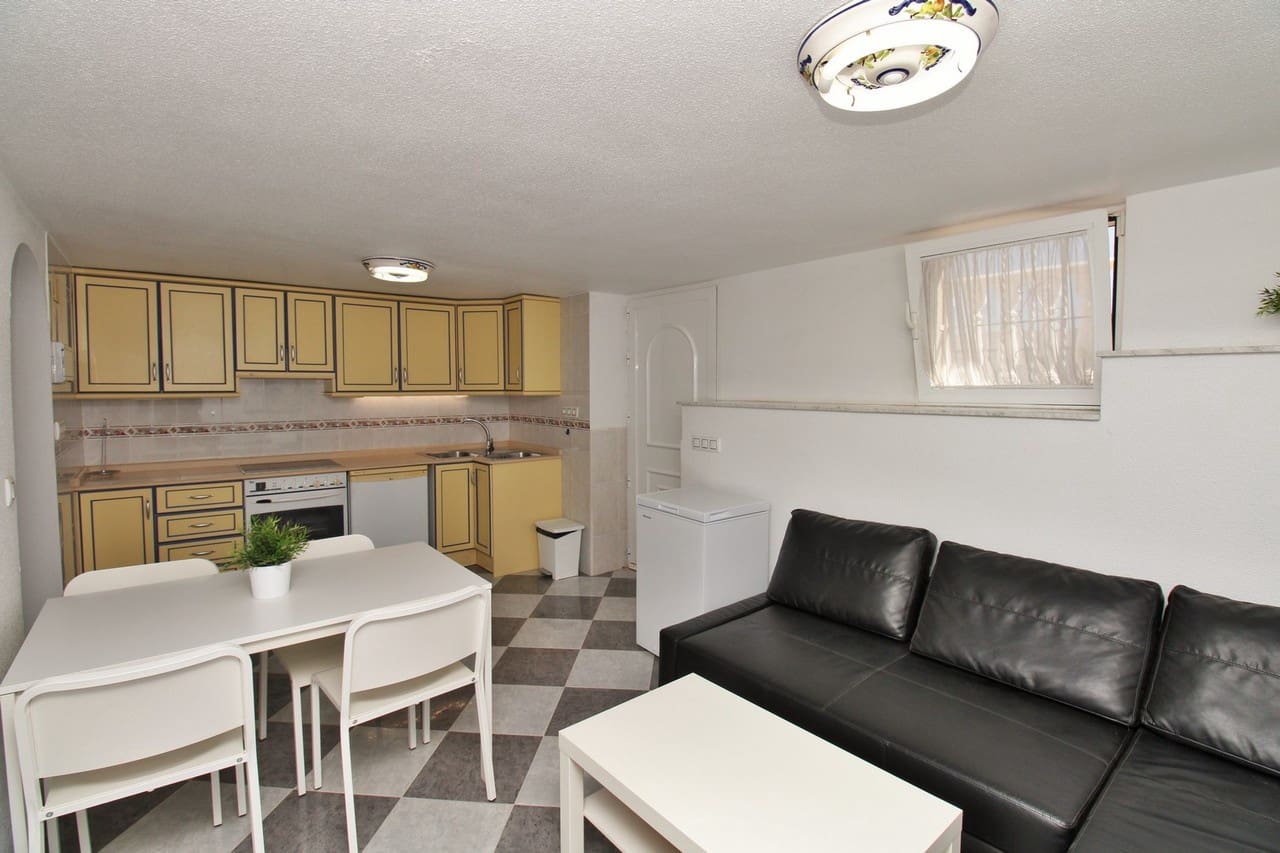 3 sypialnia Willa na sprzedaż w Villamartin z basenem - 499 000 € (Ref: 9763536)