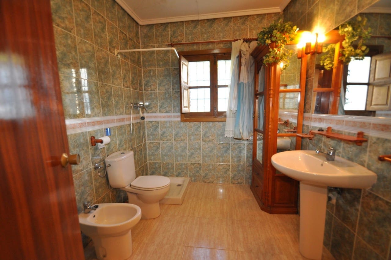 6 bedroom Villa for sale in Fortuna - € 374,995 (Ref: 9765050)