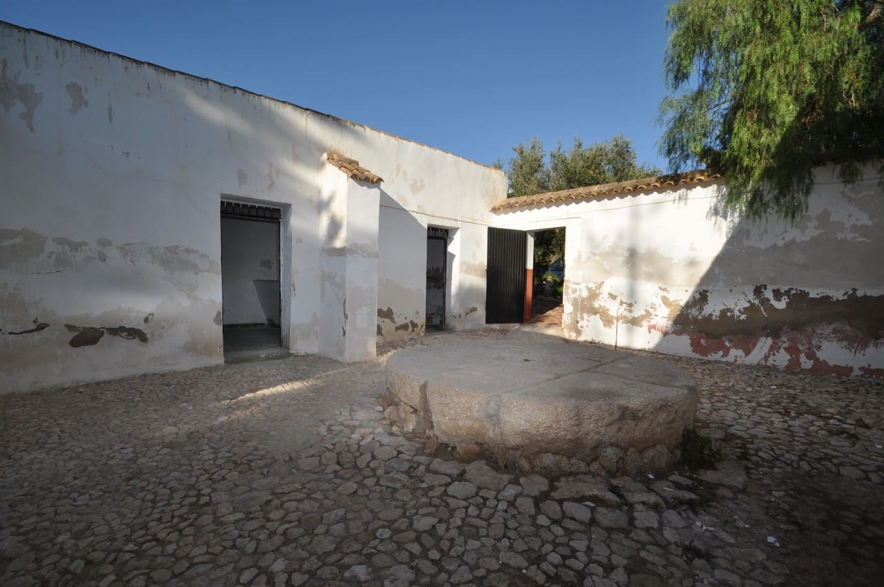 6 bedroom Villa for sale in Fortuna - € 374,995 (Ref: 9765050)