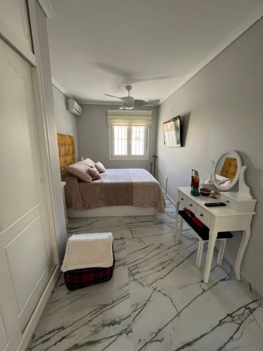 2 bedroom Townhouse for sale in Gran Alacant - € 292,000 (Ref: 9765052)