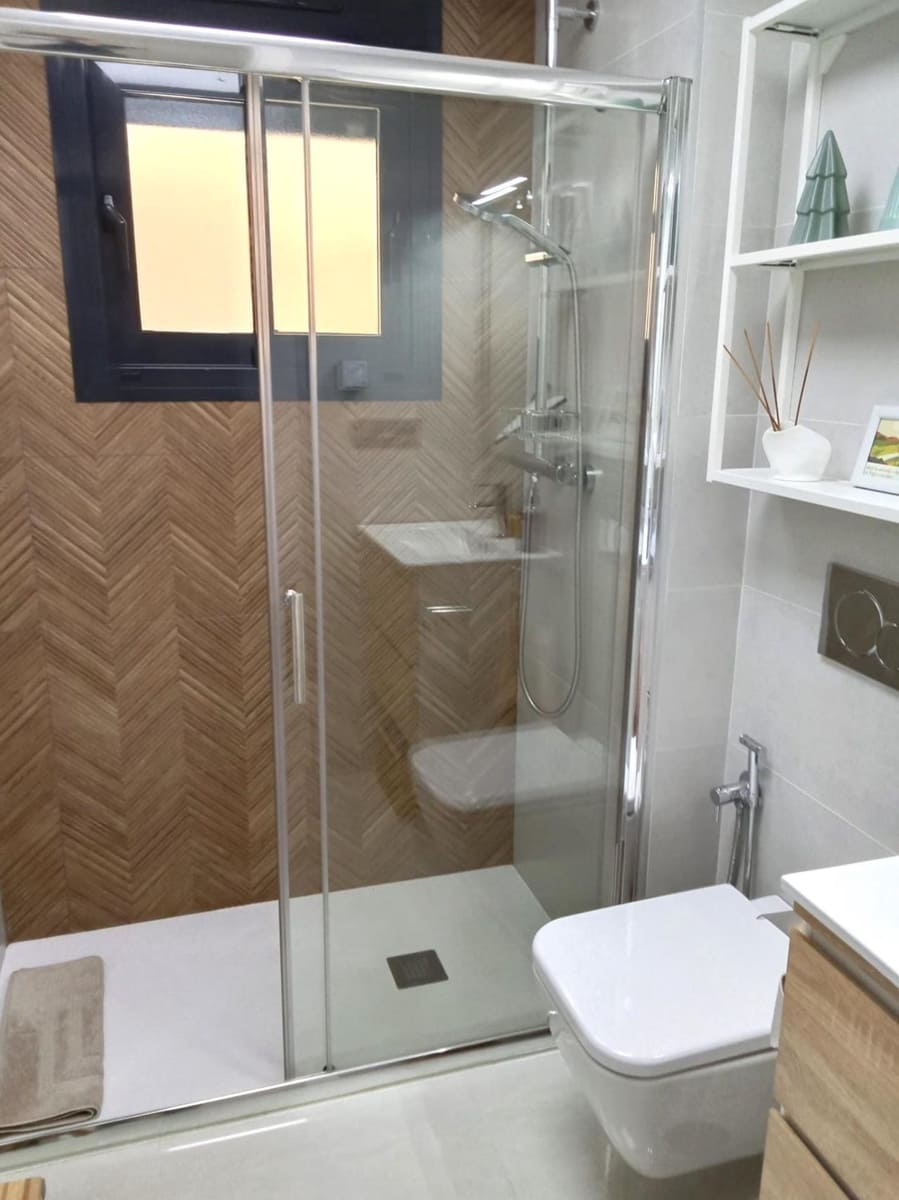 1 soveværelse Lejlighed til salg i Torrevieja med swimmingpool - € 175.000 (Ref: 9765080)