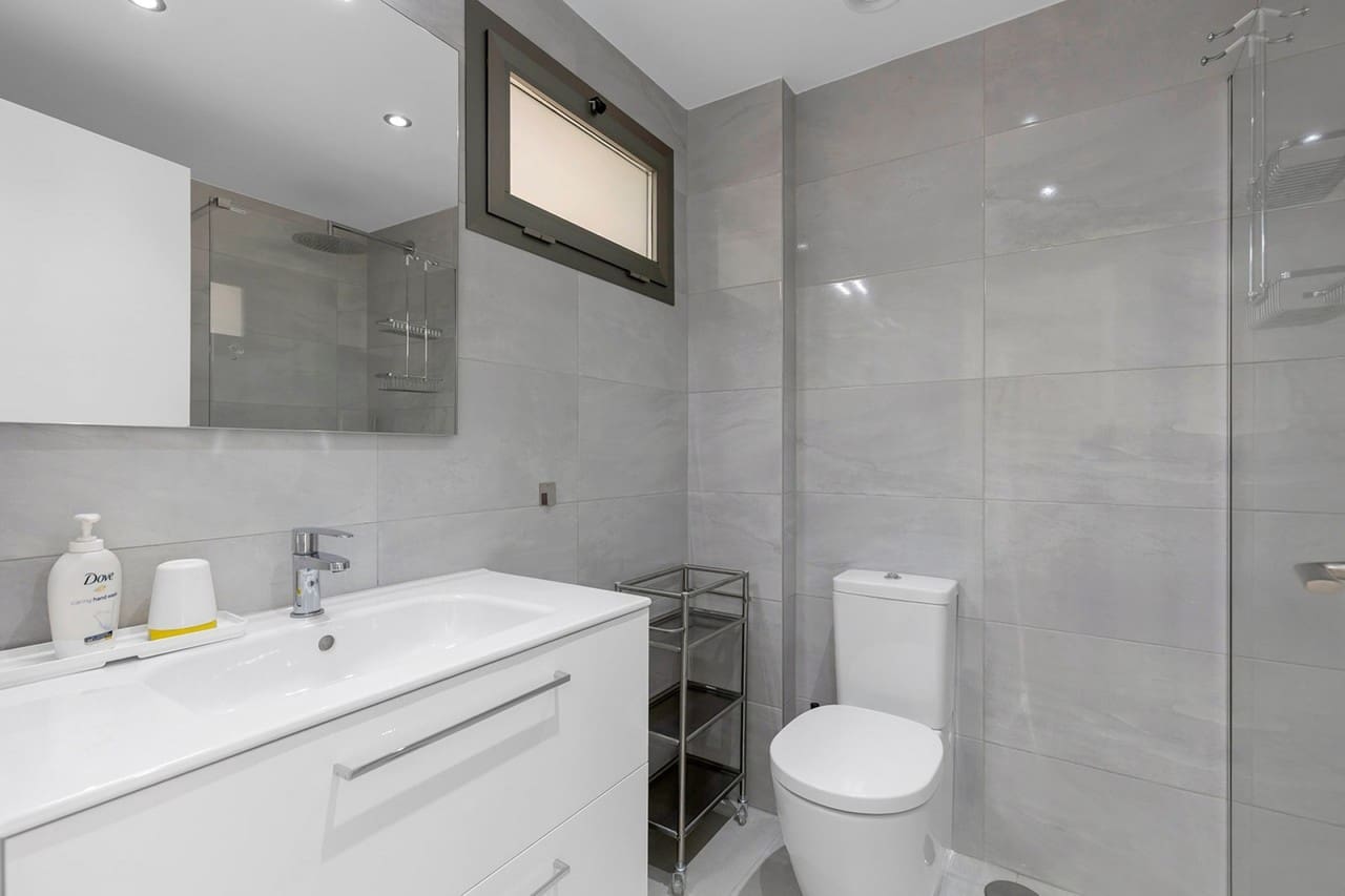 2 soveværelse Lejlighed til salg i Orihuela Costa med swimmingpool garage - € 275.000 (Ref: 9770347)