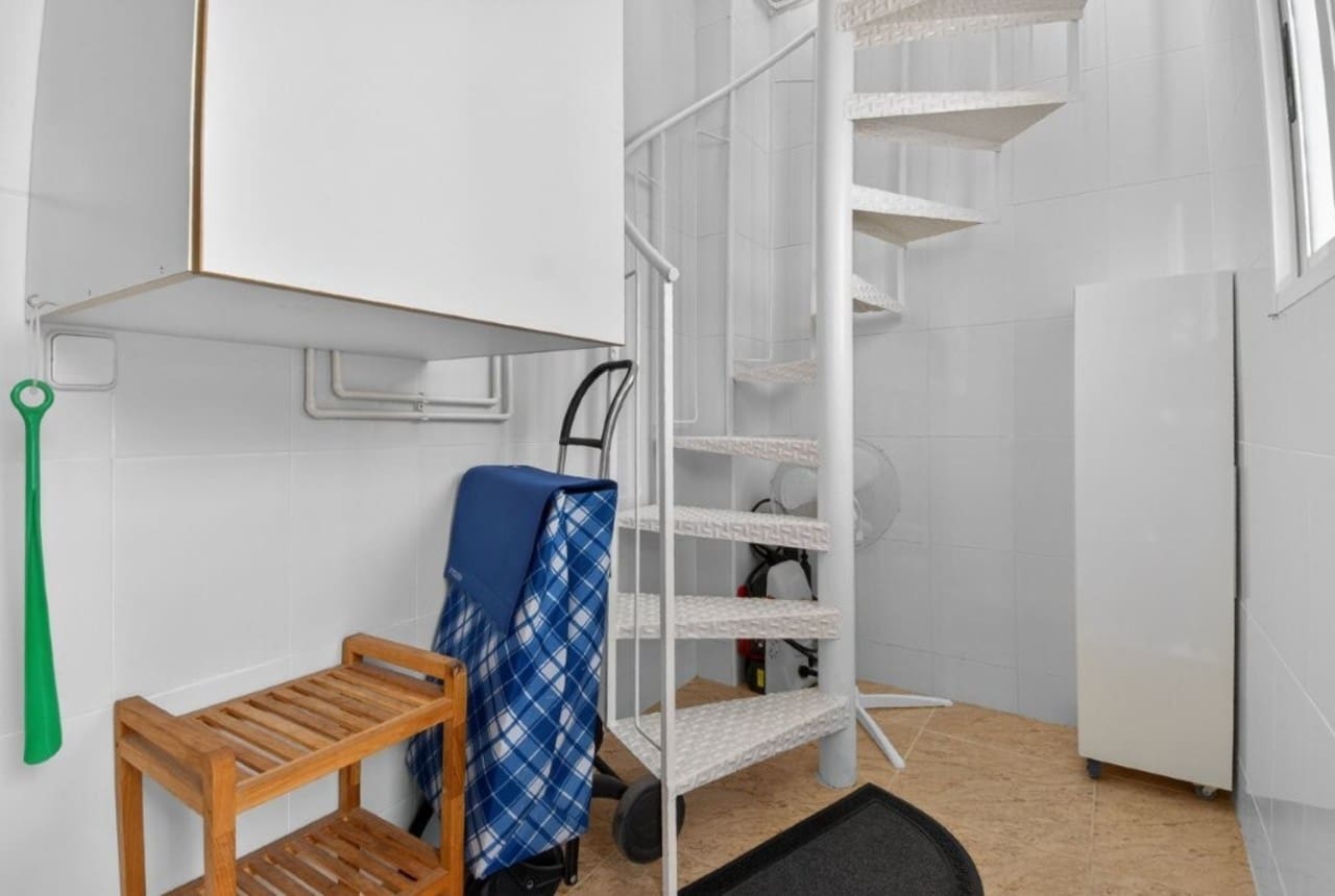 2 soverom Penthouse til salgs i Torrevieja med svømmebasseng - € 149 000 (Ref: 9770348)