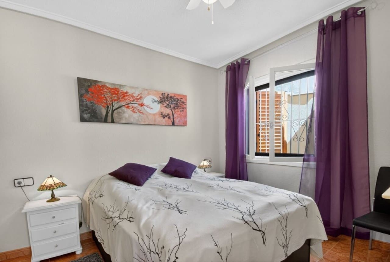 3 chambre Maison de Ville à vendre à Playa Flamenca avec piscine - 249 000 € (Ref: 9770349)